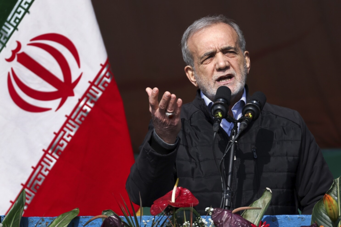 Irán advierte que la “violencia genera violencia” ante la amenaza de bombardeos de EE.UU.