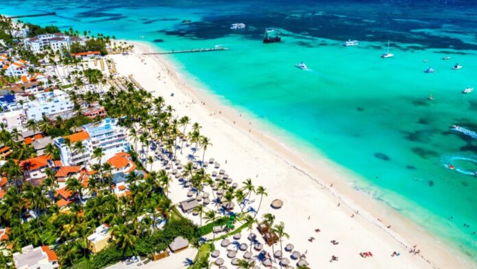 LA REPÚBLICA DOMINICANA SE POSICIONA COMO EL SEGUNDO PAÍS DE AMÉRICA LATINA CON MAYOR PROPORCIÓN DE DEUDA PÚBLICA CONTRATADA EN MONEDA EXTRANJERA, SEGÚN REVELA EL MÁS RECIENTE INFORME PANORAMA FISCAL DE AMÉRICA LATINA Y EL CARIBE PUBLICADO POR LA COMISIÓN ECONÓMICA PARA AMÉRICA LATINA Y EL CARIBE.